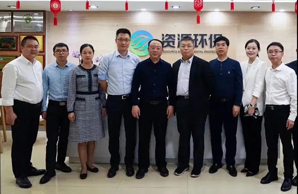 江西崇義縣委李國泉書記一行蒞臨資源環(huán)?？疾旖涣? /></div>
                                    <div   id=