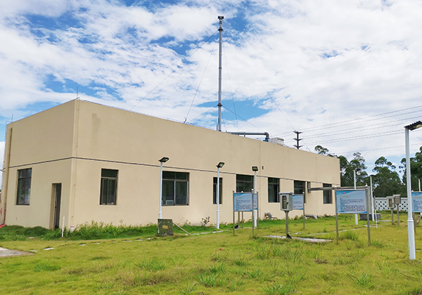 鶴山市第一座花園式地埋式污水處理廠<br />
<br />
國家財政部第四批PPP示范項目、江門市第一個以PPP模式建設(shè)的農(nóng)村污水處理設(shè)施項目。